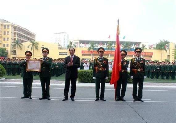 Staatspräsident Tran Dai Quang nimmt am 50. Jahrestag der Akademie für Militärtechnik teil - ảnh 1